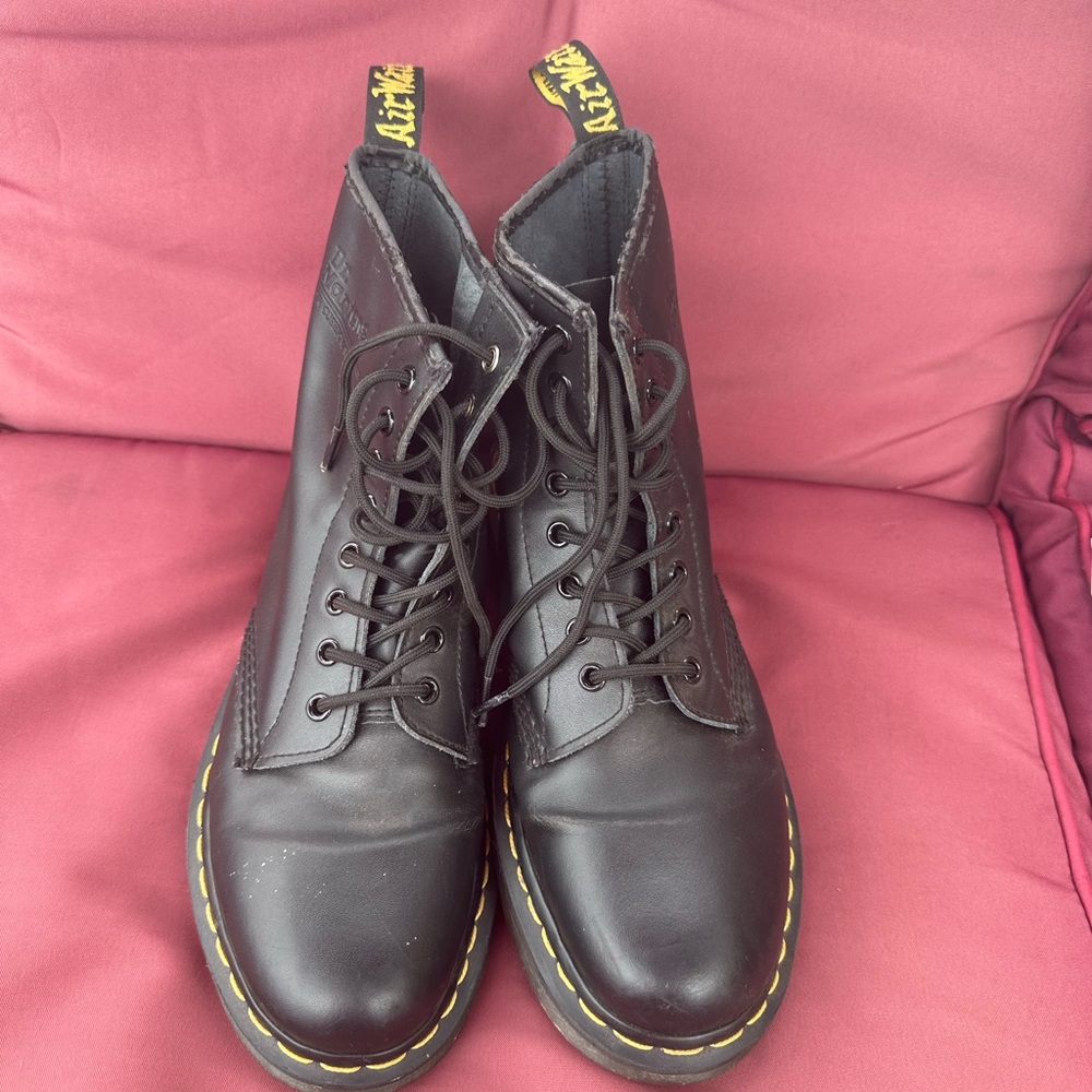 Dr Martens US 10 Women 1460 leather boot